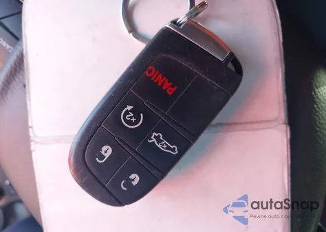 2022 Chrysler 300 S z USA, uszkodzony, nr VIN 2C3CCABT3NH116270